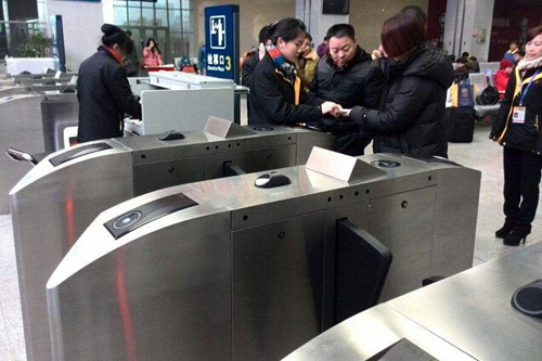 车站检票闸机嵌入二维码扫描？？？？？？？